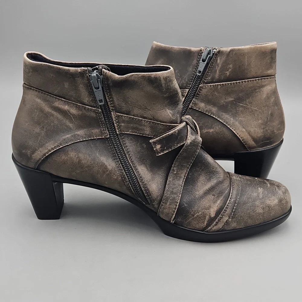 Women’s Naot Vistoso Leather Booties - Size 40.5 (9.5) Distressed Grey